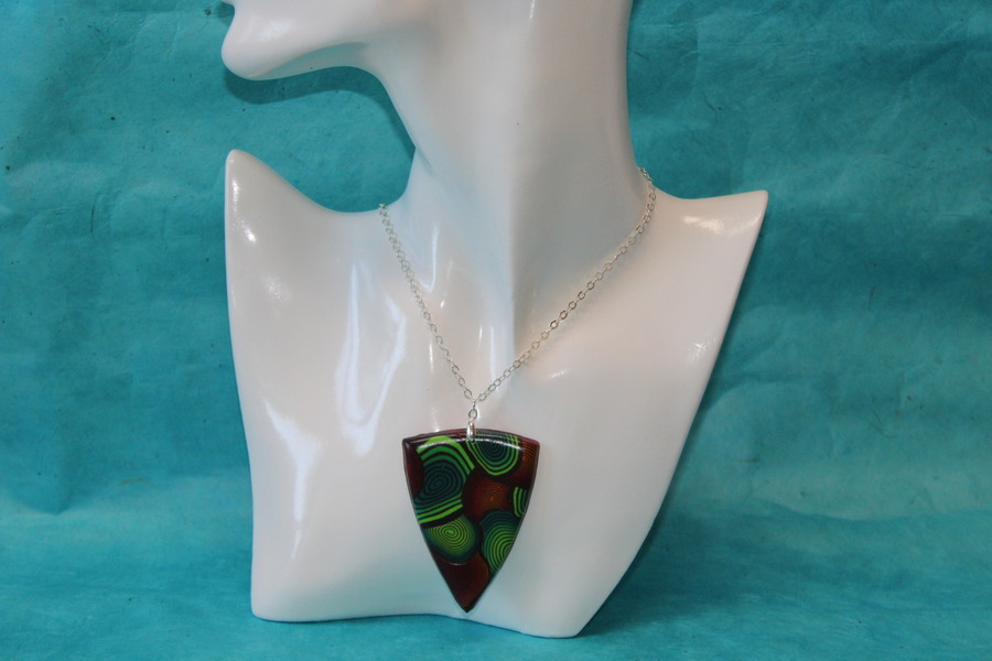 Collier-Chaine-Argente-Polymere-Spirales-Degrade-Verts-Degrade-rouge-2