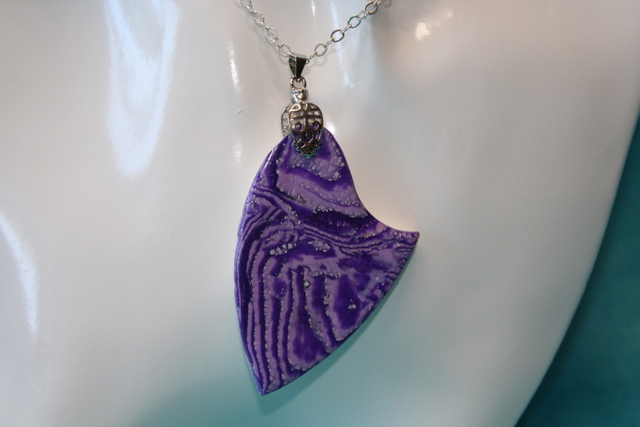 Collier-Chaine-Agente-PolymerDegrade-Parme-Violet