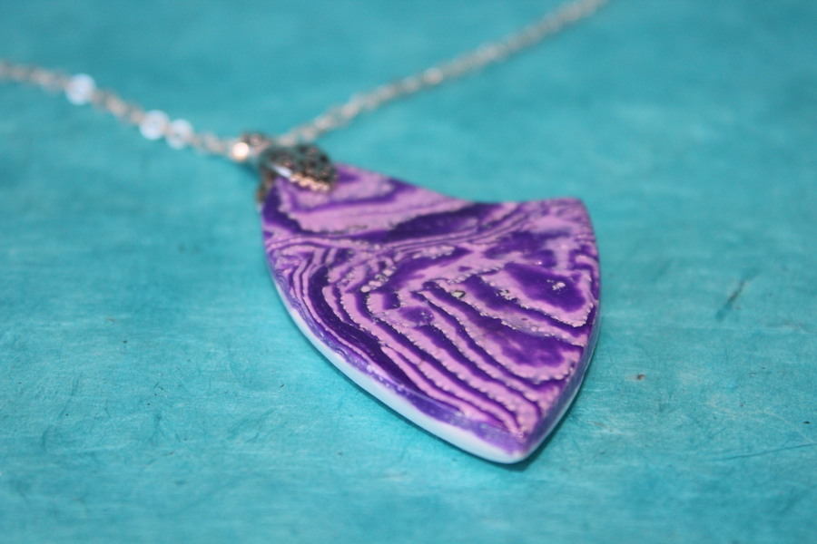 Collier-Chaine-Agente-PolymerDegrade-Parme-Violet-3
