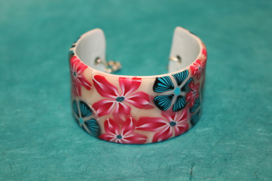 Bracelet-Polymere-fleurs-multicolore