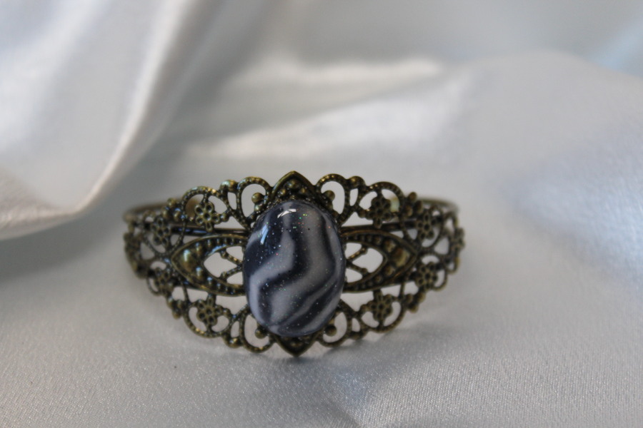 Bracelet-Reglable-Acier-Bronze-Cabochon-Polymere-Noir-Blanc-4