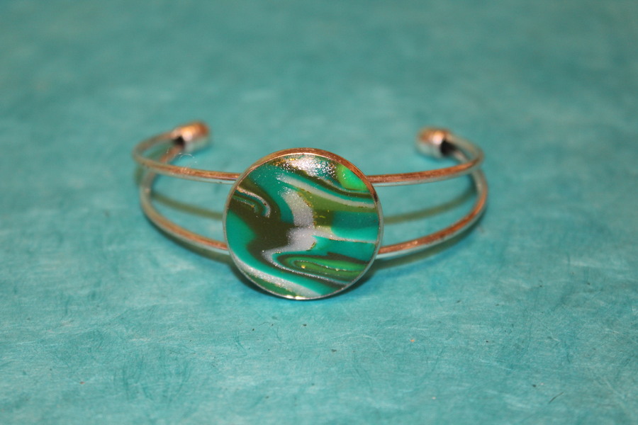 Bracelet-Reglable-Acier-Argente-Cabochon-Polymere-Degrade-Verts-9