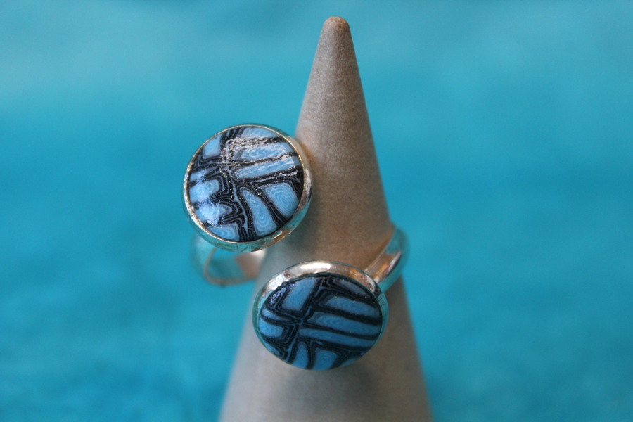 Bague-Acier-Reglable-2 Cabochon-Polymere-Bleu-Noir (4)