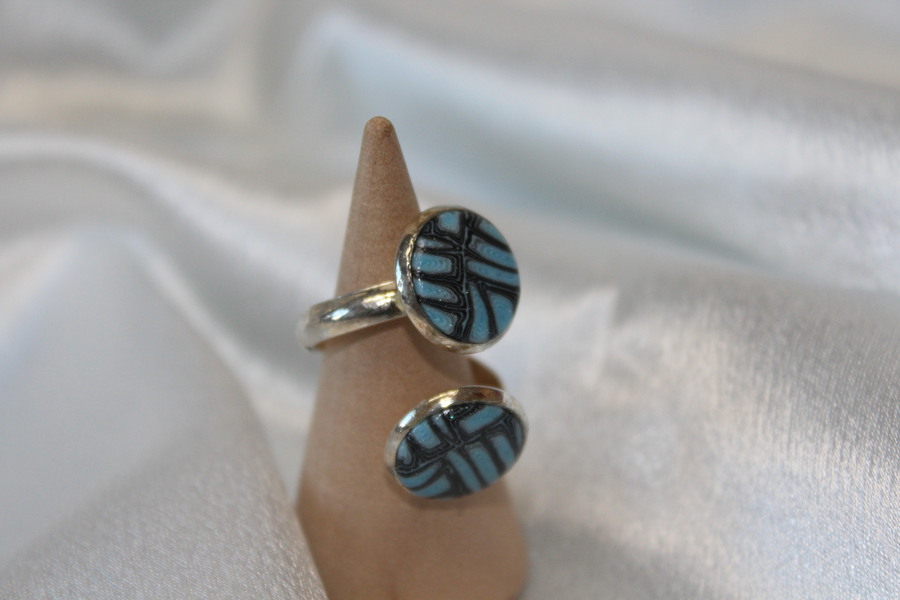 Bague-Acier-Reglable-2 Cabochon-Polymere-Bleu-Noir