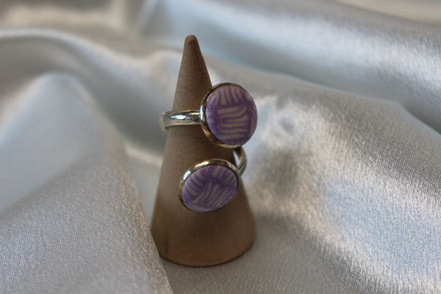 Bague-Reglable-Acier-2 Cabochon-Polymere-Blanc-Parme