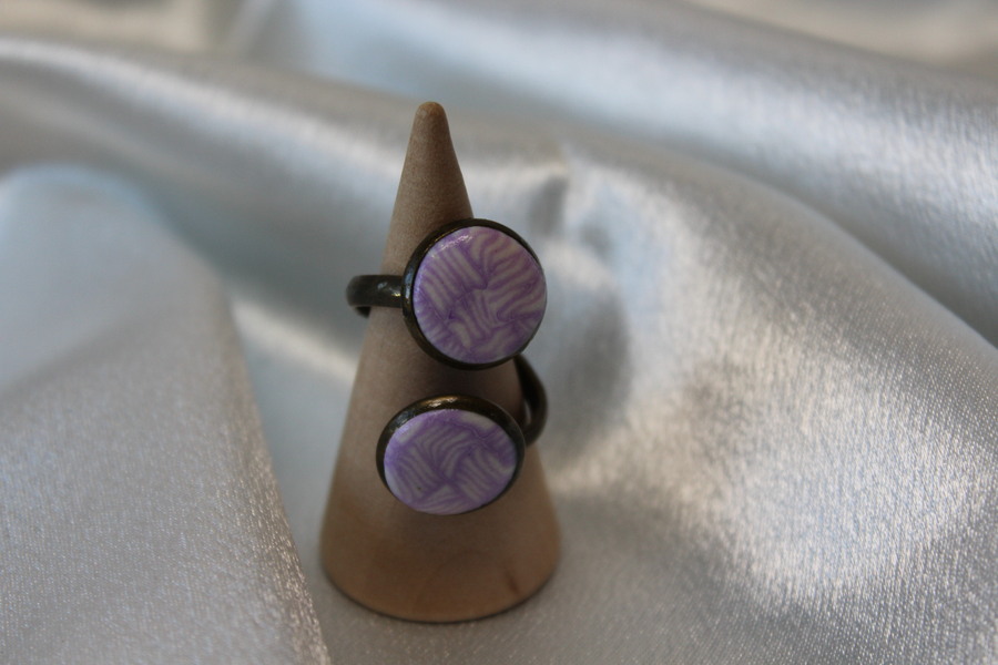 Bague-Acier-Cuivre-Reglable-2 Cabochon-Polymere-Blanc-Parme