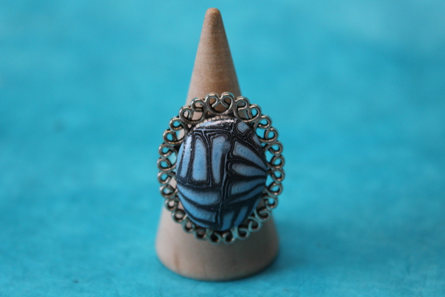 Bague-Reglable-Acier-Polymere-Raye-Bleu-Noir-1