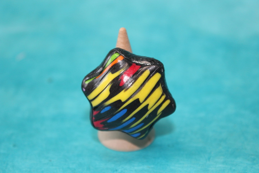Bague-Reglable-Etoile-Polymere-Rayures-Multicolores-1