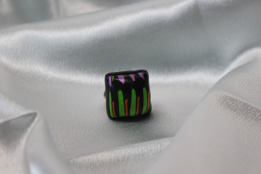Bague-Reglable-Carre-Polymere-Rayures-Multicolores (3)
