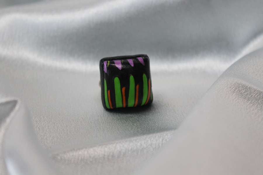Bague-Reglable-Carre-Polymere-Rayures-Multicolores (4)