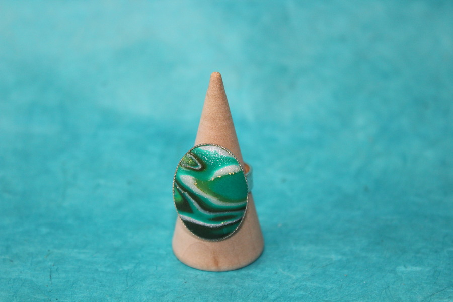 Bague-Reglable-Acier-Ovale-Polymere-Multicolore (3)