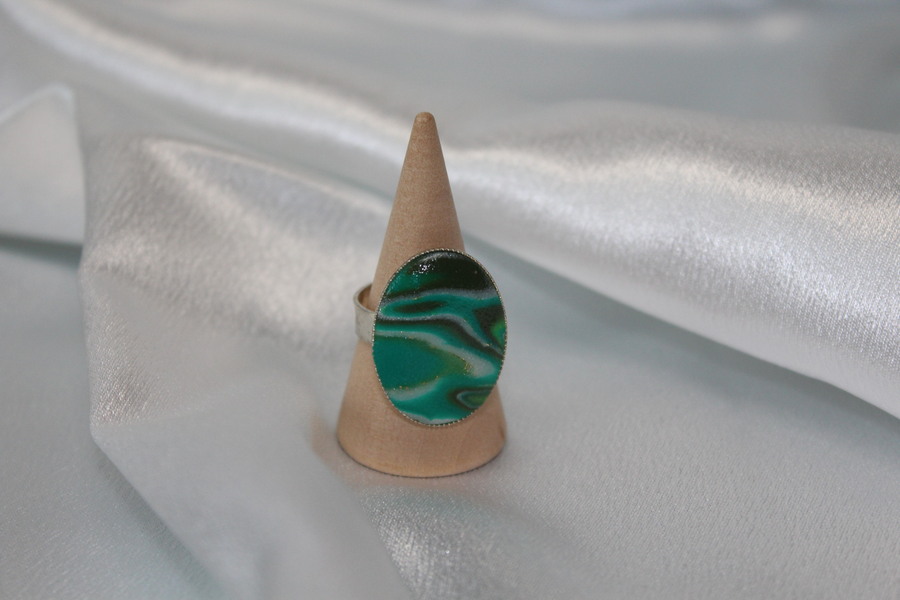 Bague-Reglable-Acier-Ovale-Polymere-Multicolore-1