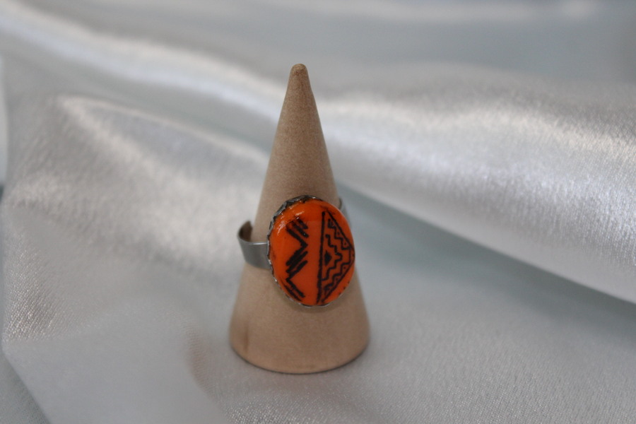 Bague-Acier-Reglable-Polymere-Orange-Motif-Noir