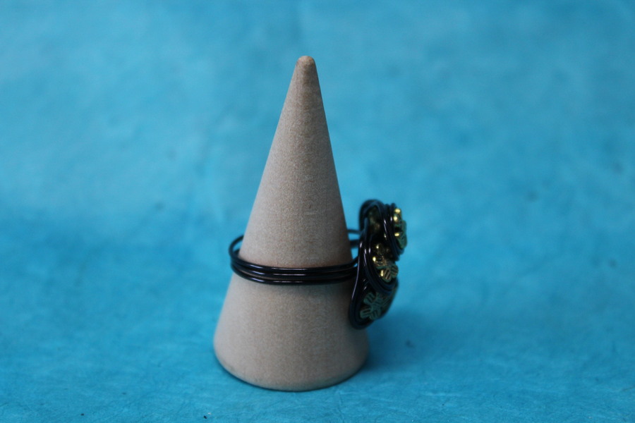 Bague-Fil-Alu-Noir-Perles-Acier-Dore (4)