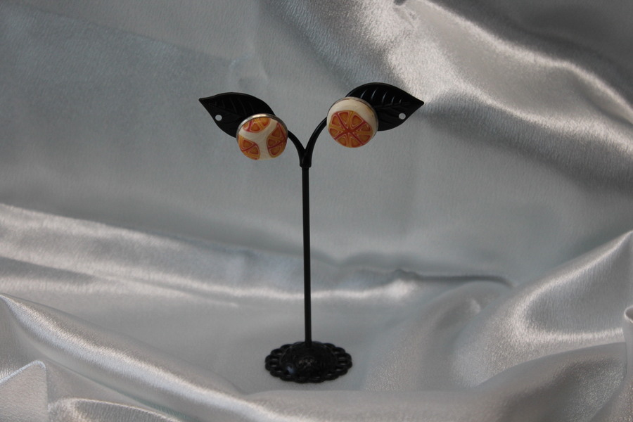 Boucle-Oreille-Acier-Argente-Clou-Oreille-Polymere-Orange-Blanc
