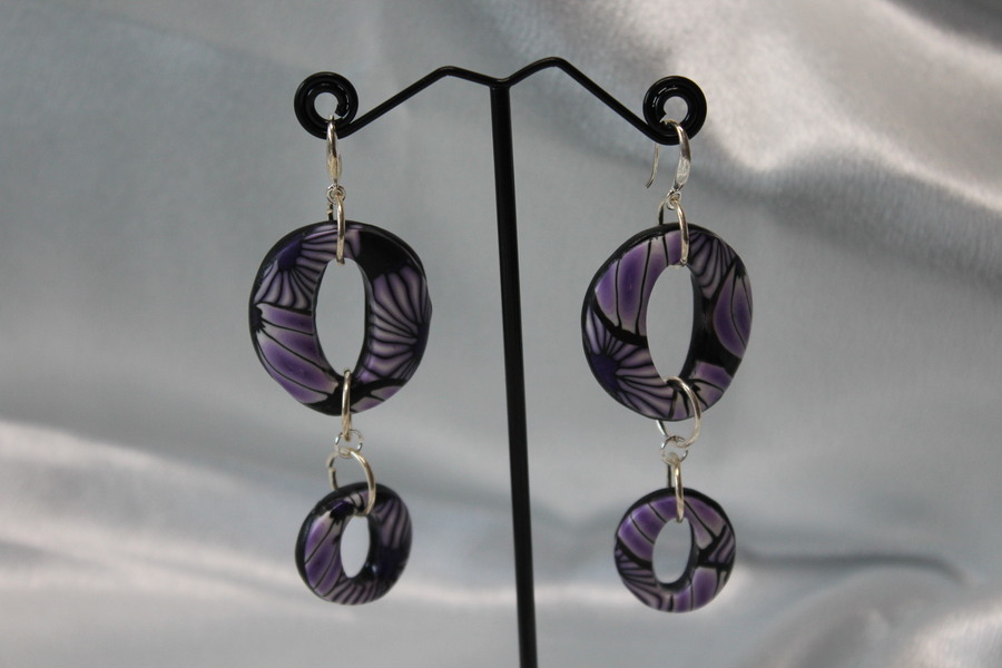 Boucle-Oreille-Polymere-Fleurs-Violette-Noir-2