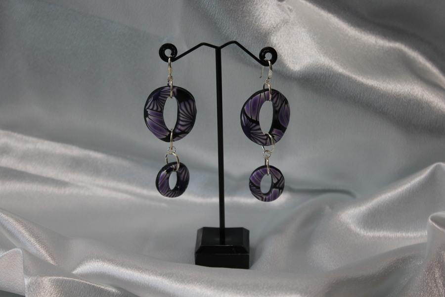 Boucle-Oreille-Polymere-Fleurs-Violette-Noir-1