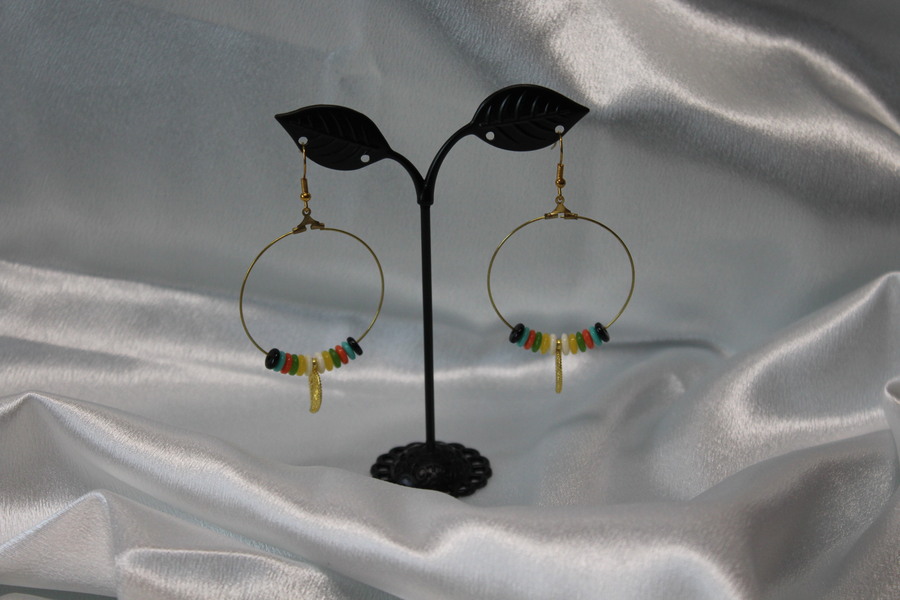 Boucle-Oreille-Creole-Acier-Dore-Perles-Breloque