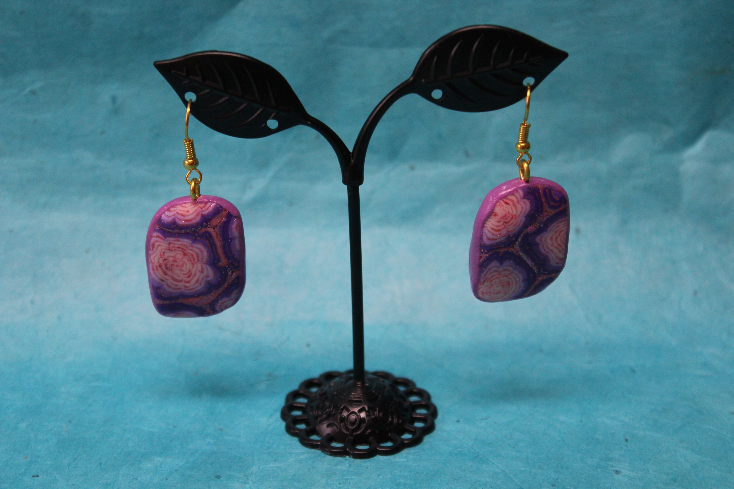 Boucle-Oreille-Polymere-Fleurs-Rose-Violette (3)