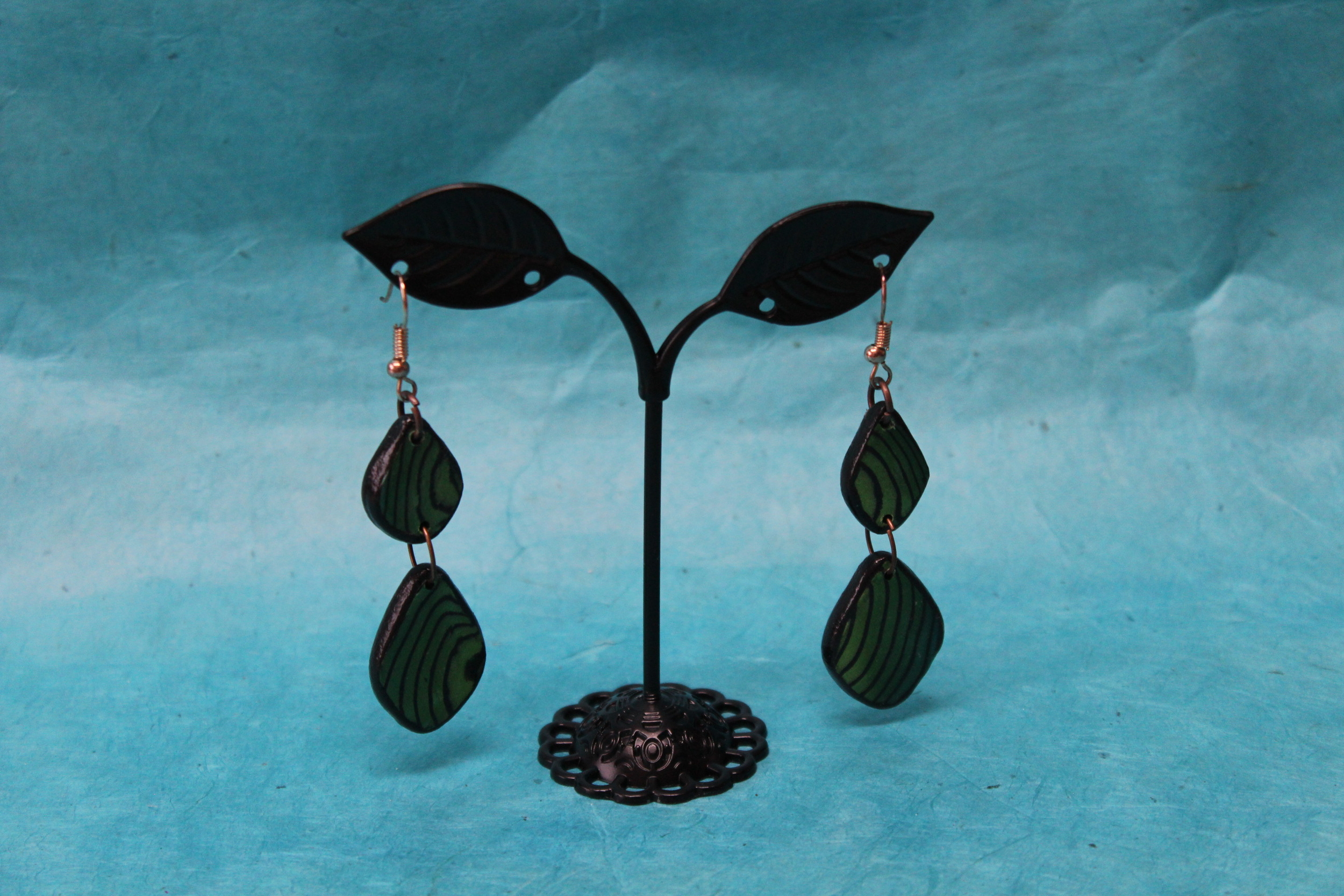 Boucle-Oreille-Pendente-Polymere-Marbrure-Verte-Noir (5)