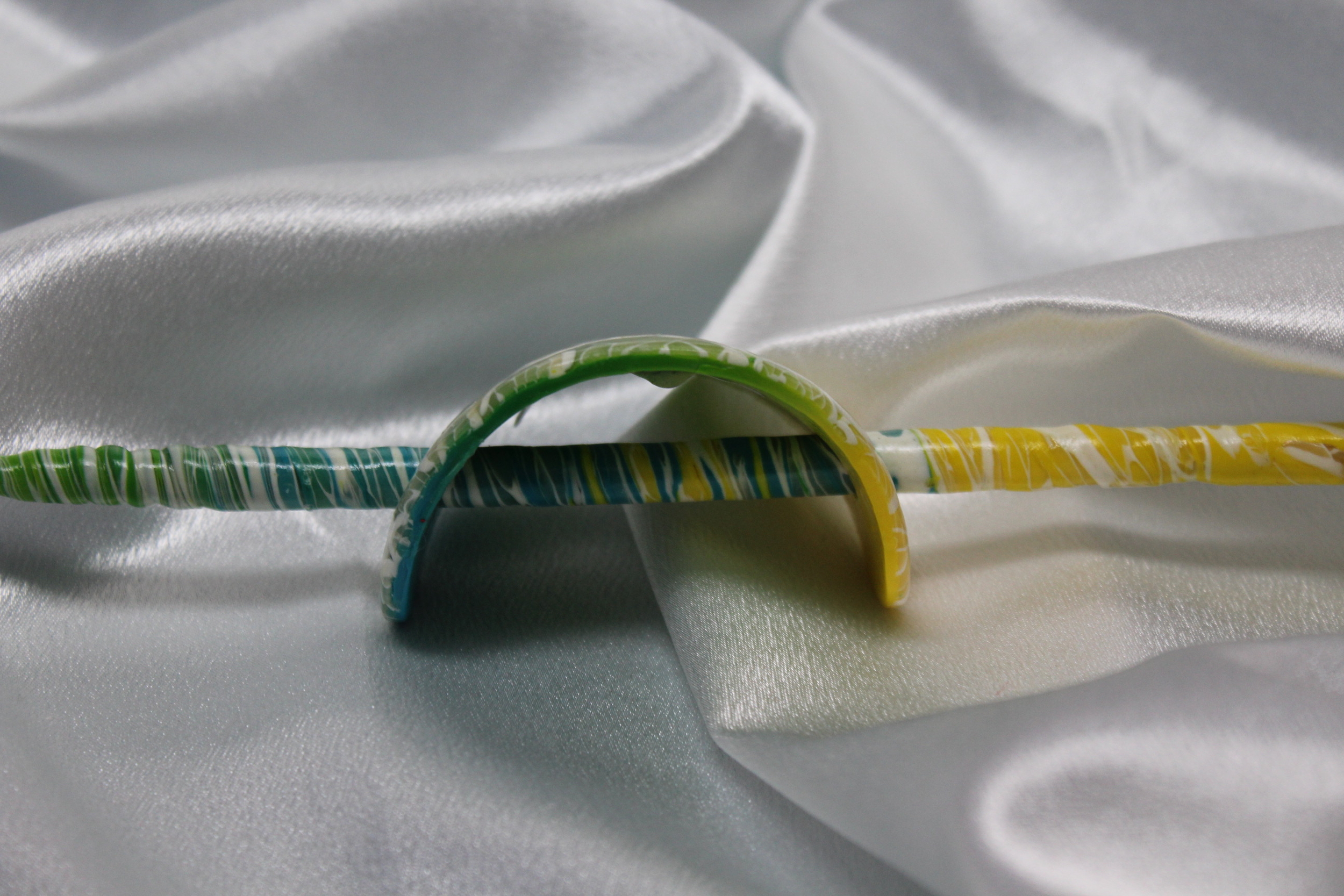 Barette-Chignon-Polymere-Degrade-Jaune-Vert-Toile-Araigne (4)