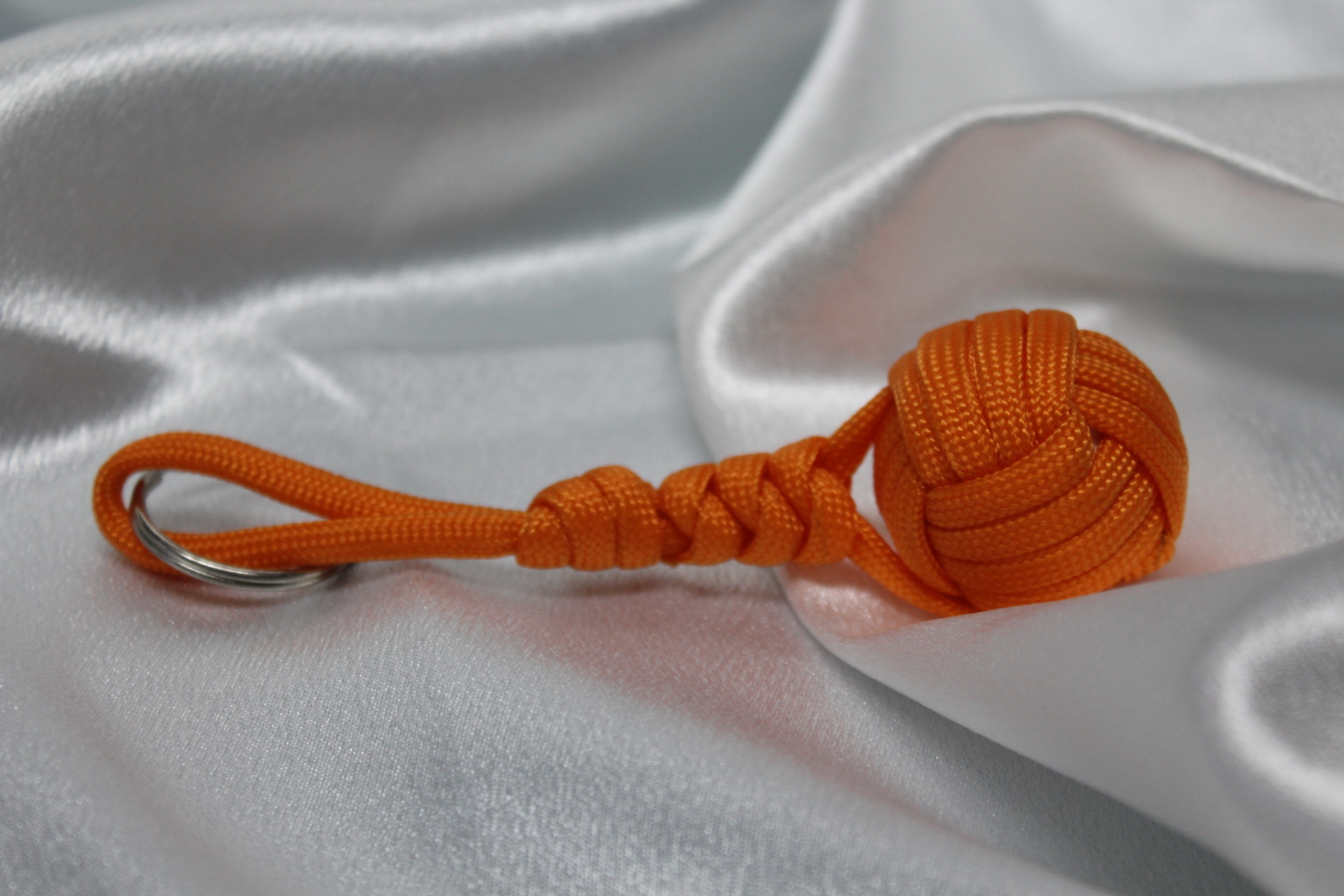Porte-Cle-Ballon-Cordelette-Orange (2)