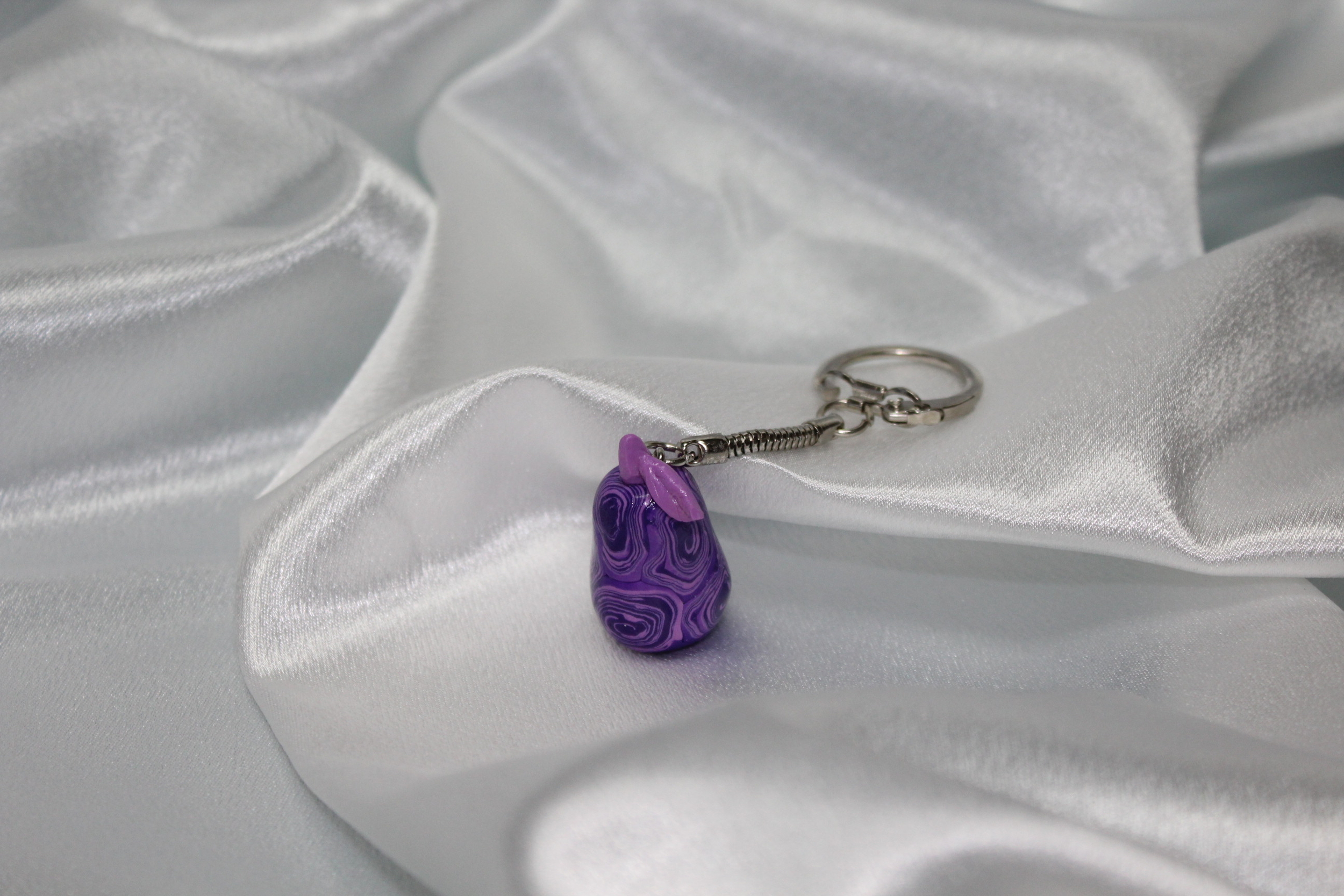 Porte-Cle-Poire-Polymere-Rose-Violet (5)