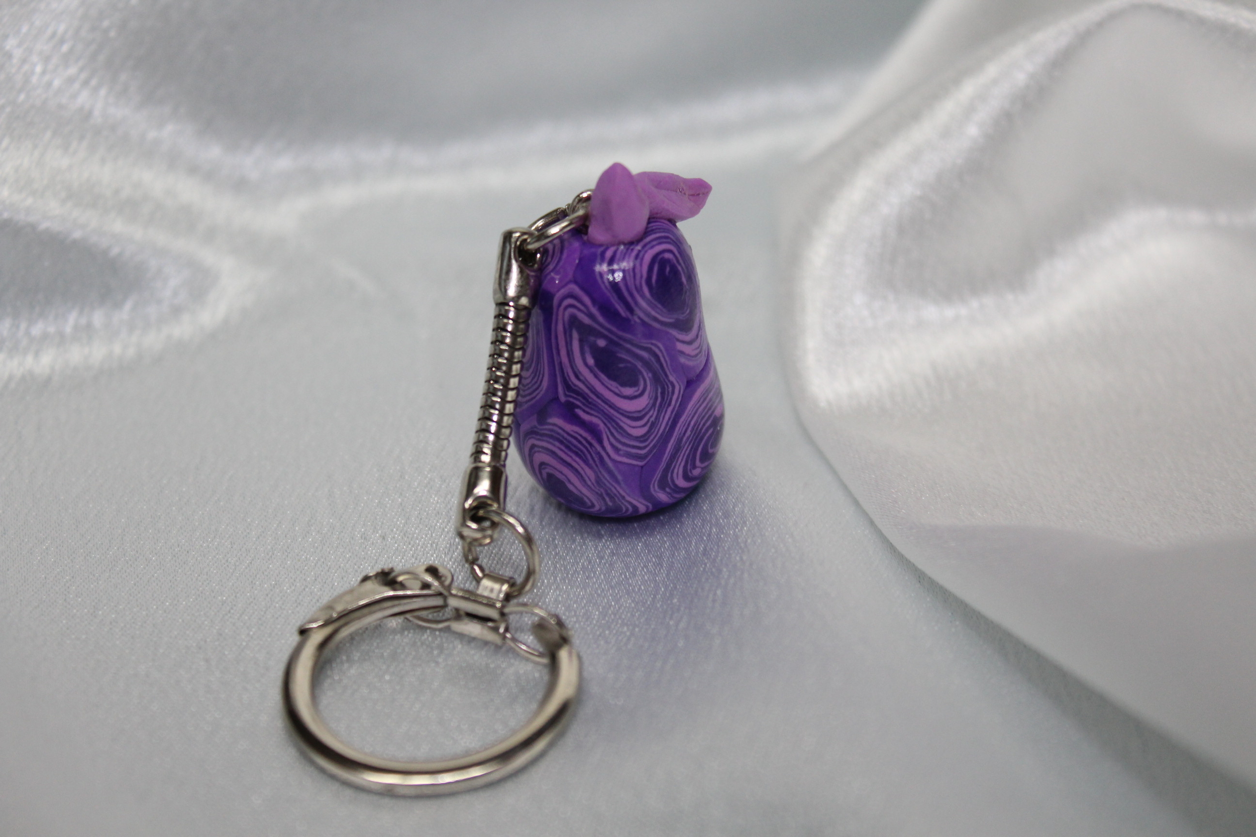 Porte-Cle-Poire-Polymere-Rose-Violet (6)