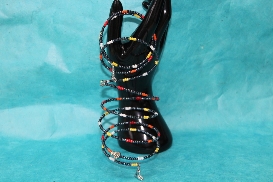 Bracelet-Multi-Rangs-Perles-Rocailles-Noir-Rouge-Orange-Jaune-Blanche-Breloques-Zen (6)