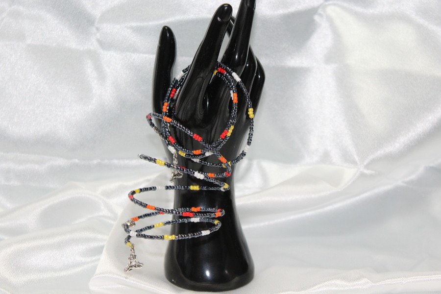Bracelet-Multi-Rangs-Perles-Rocailles-Noir-Rouge-Orange-Jaune-Blanche-Breloques-Zen