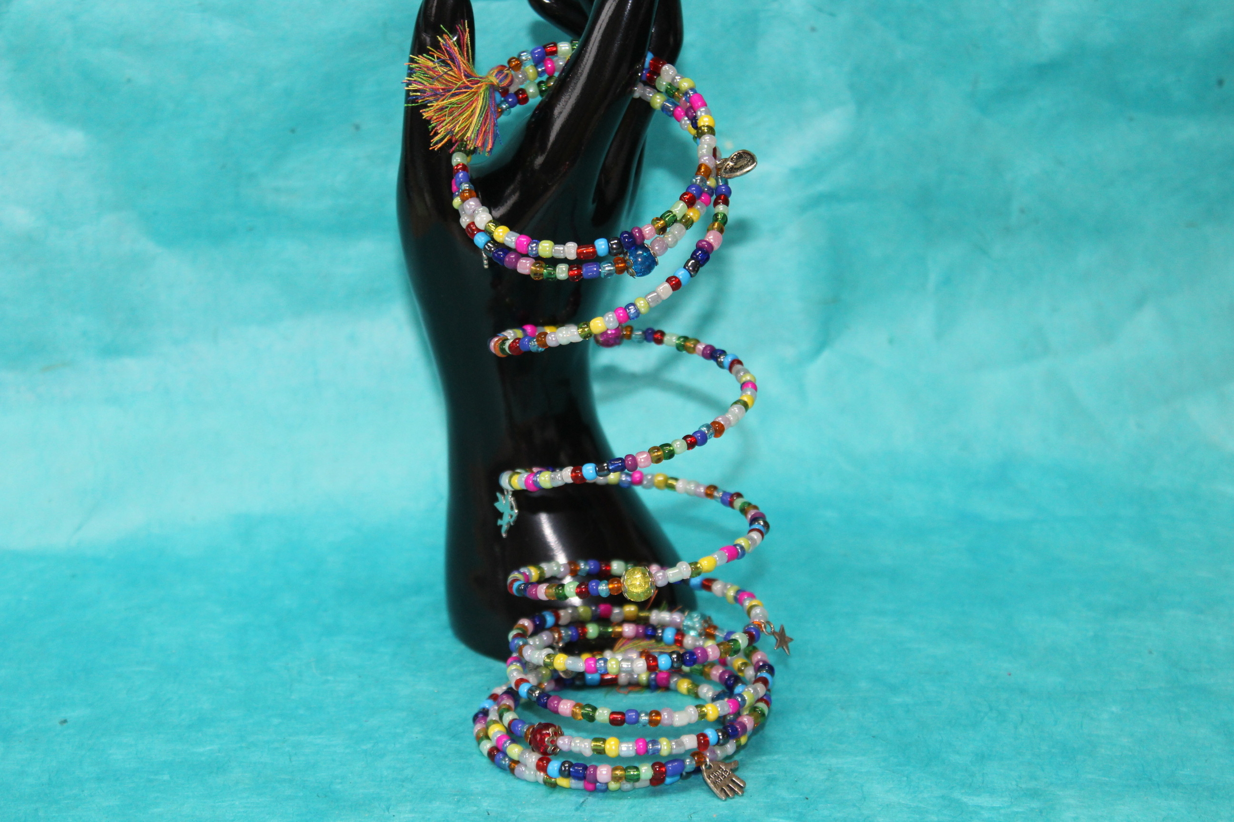 Bracelet-Multi-Rangs-Divers-Perles-Multicolores-Petits-Pompons (5)