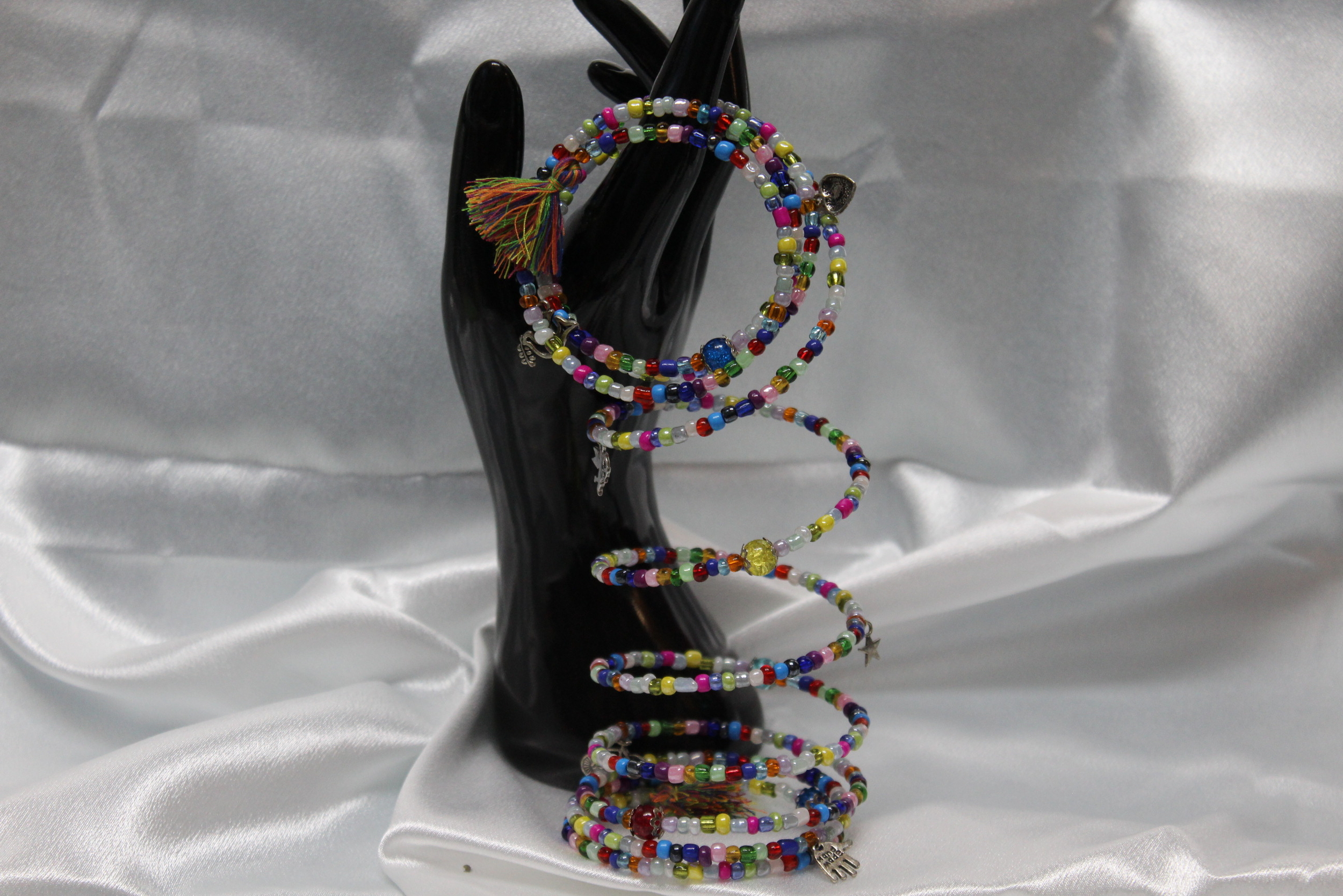 Bracelet-Multi-Rangs-Divers-Perles-Multicolores-Petits-Pompons (6)