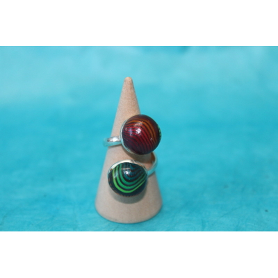 Bague-Reglable-Acier-2 Cabochon-Polymere-Degrades-verts-Rouges (3)