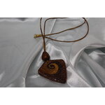 Collier-Cordon-Imitation-Cuir-Dore-Blason-Polymere-Degrade-Marron (3)