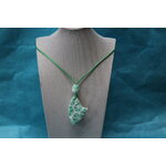 Collier-Cordon-Satin-Verty-Polymere-Blason-Vert-Blanc