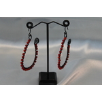 Boucle dOreille Fil Aluminium Noir et Perles de Corail Rouge (2)