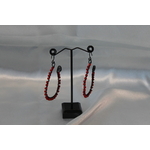 Boucle dOreille Fil Aluminium Noir et Perles de Corail Rouge