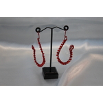 Boucle dOreille Fil Aluminium Rouge et Perles de Corail Rouge