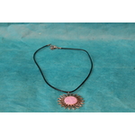 Collier Coton Ciré Noir Support Soleil et Polymere Blanche et Parme