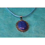 Collier Coton Ciré Bleu, Support Style Baroque, Polymère Tons Bleus et Rose (2)