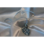 Collier Satin Bleu et Pendentif Forme Blason et Perles en Pâte Polymère (3)