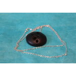 Collier Chaine Argenté, Pendentif Dôme Noir Ajouré et Fond Doré