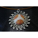Collier-Acier-Argente-Soleil-Polymere-Orange-Blanc-1