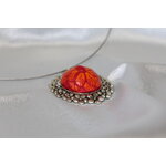 Collier-Acier-Argente-Support-Fleuri-Polymere-Fleur-Orange-Rouge-1