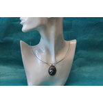 Collier-Acier-Argente-Polymere-Blanc-Noir-1