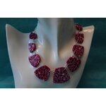 Collier-Chaine-Argente-Polymere-Magenta-Fleurs-blanche-3