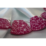 Collier-Chaine-Argente-Polymere-Magenta-Fleurs-blanche-5