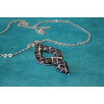 Collier-Chaine-Argente-Polymere-Pied-Poule-Noir-Blanc-3