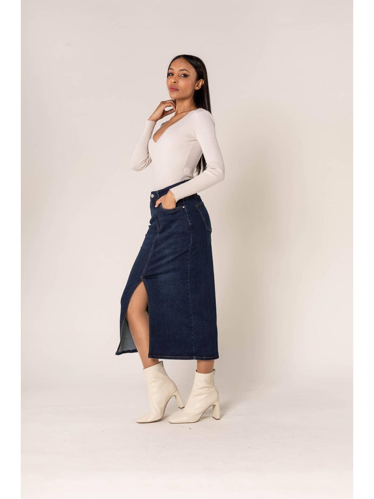 Jupe longue Nina Carter en jean denim fendue devant