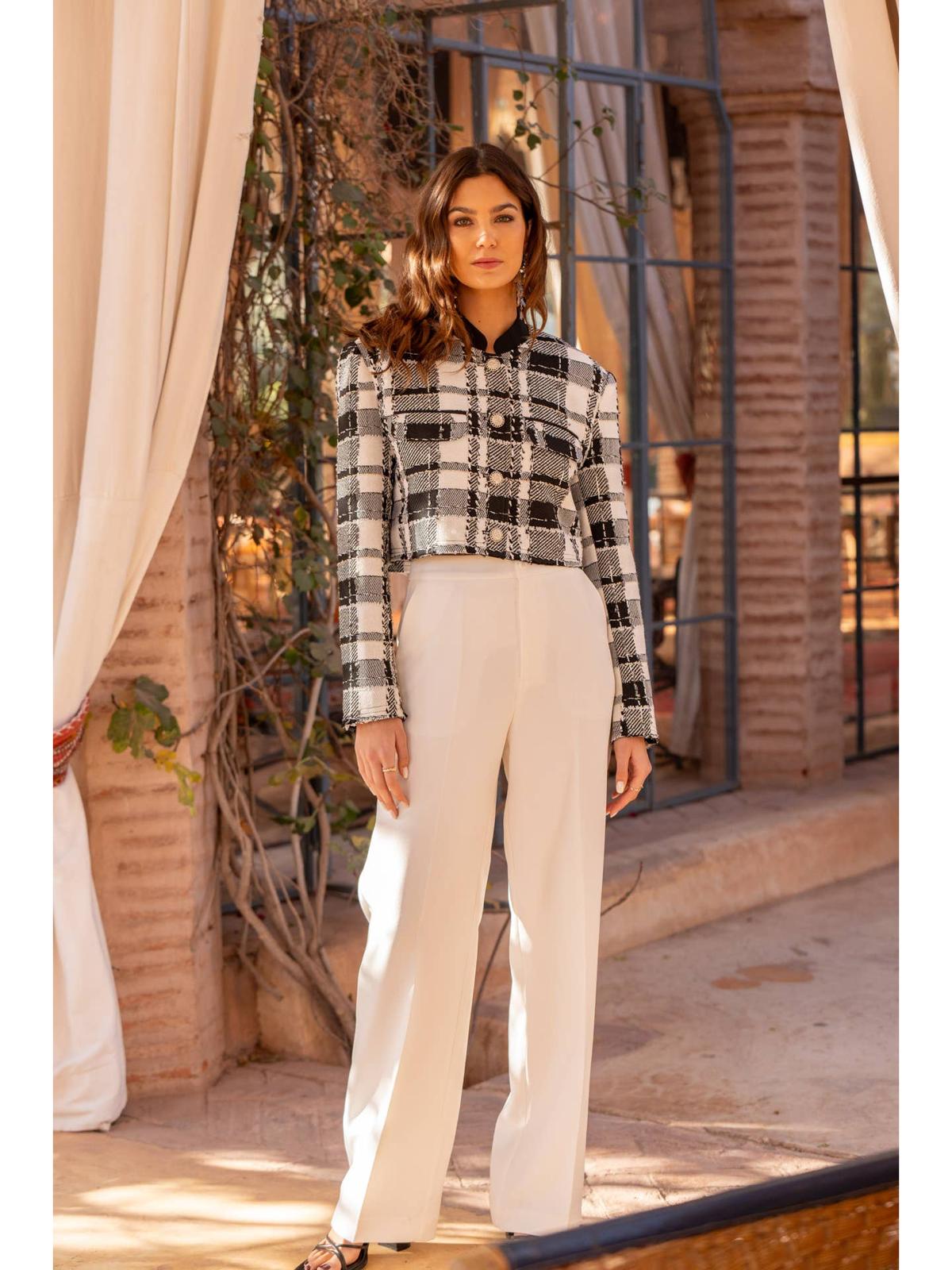 Veste courte en tweed à carreaux noir et blanc